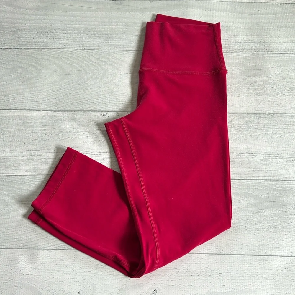 Lululemon Align Crops 21” Sz 6 Star‎ Ruby